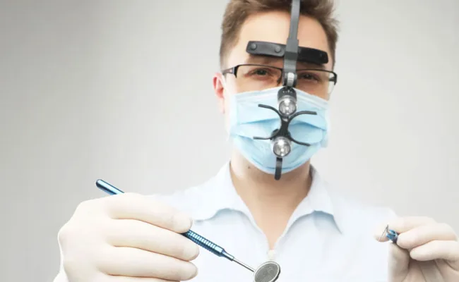 چراغ پیشانی پزشکی